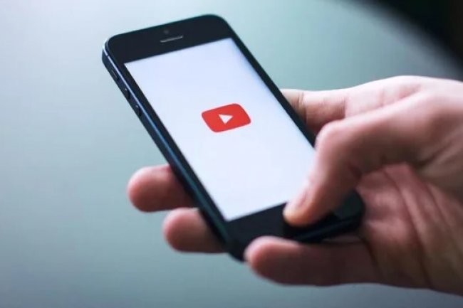 Youtube îți spune când să mergi la culcare
